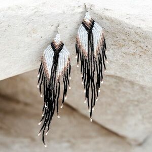 Beautiful long icicle seed bead dangle white brn glass spiral tube beads retro